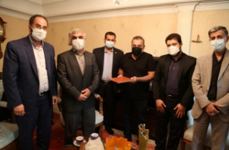دیدار جمعی از مدیران دانشگاه و جهاددانشگاهی صنعتی امیرکبیر با خانواده شهیده مدافع سلامت